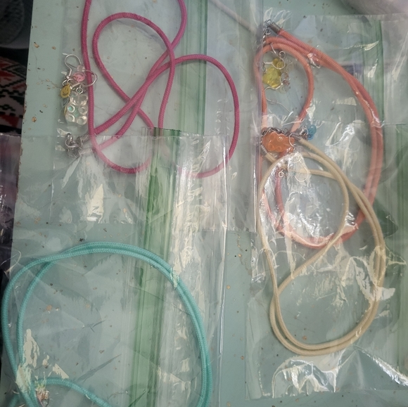 Jewelry - Picture 3 of 3